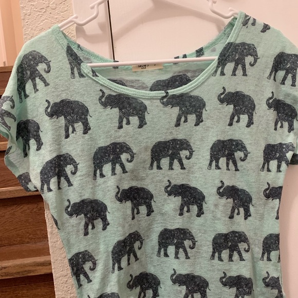 Elephant Tee - Picture 4 of 5